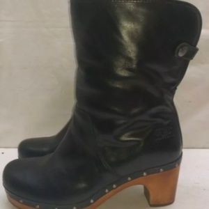 UGG black leather pull on foldable clogs Linnea boots size 10